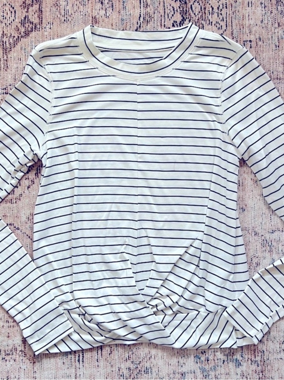 Old navy womens active knot front long sleeve white black stripe small